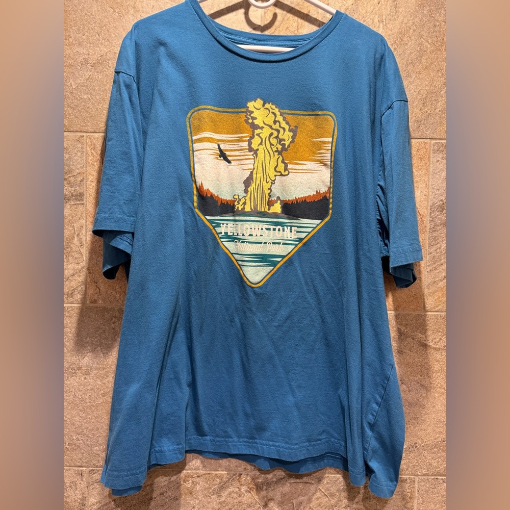 Columbia Men’s XXL Yellowstone National Park T Shirt